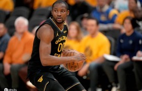 勇士开出3年7520美元合同+球队选项 遭库明加拒绝