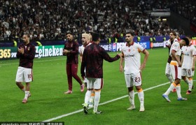 多家英超和德甲球队争抢20岁奥格斯堡中场科穆尔,未来可期!