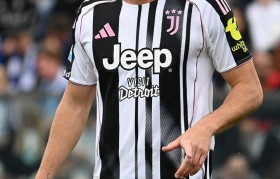 稳定军心,尤文续约31岁后卫,8场1球,新援戴维何时激活