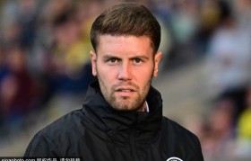 英格兰联赛杯第2轮:牛津联队0-6布莱顿
        
    英格兰联赛杯第2轮:牛津联队0-6布莱顿